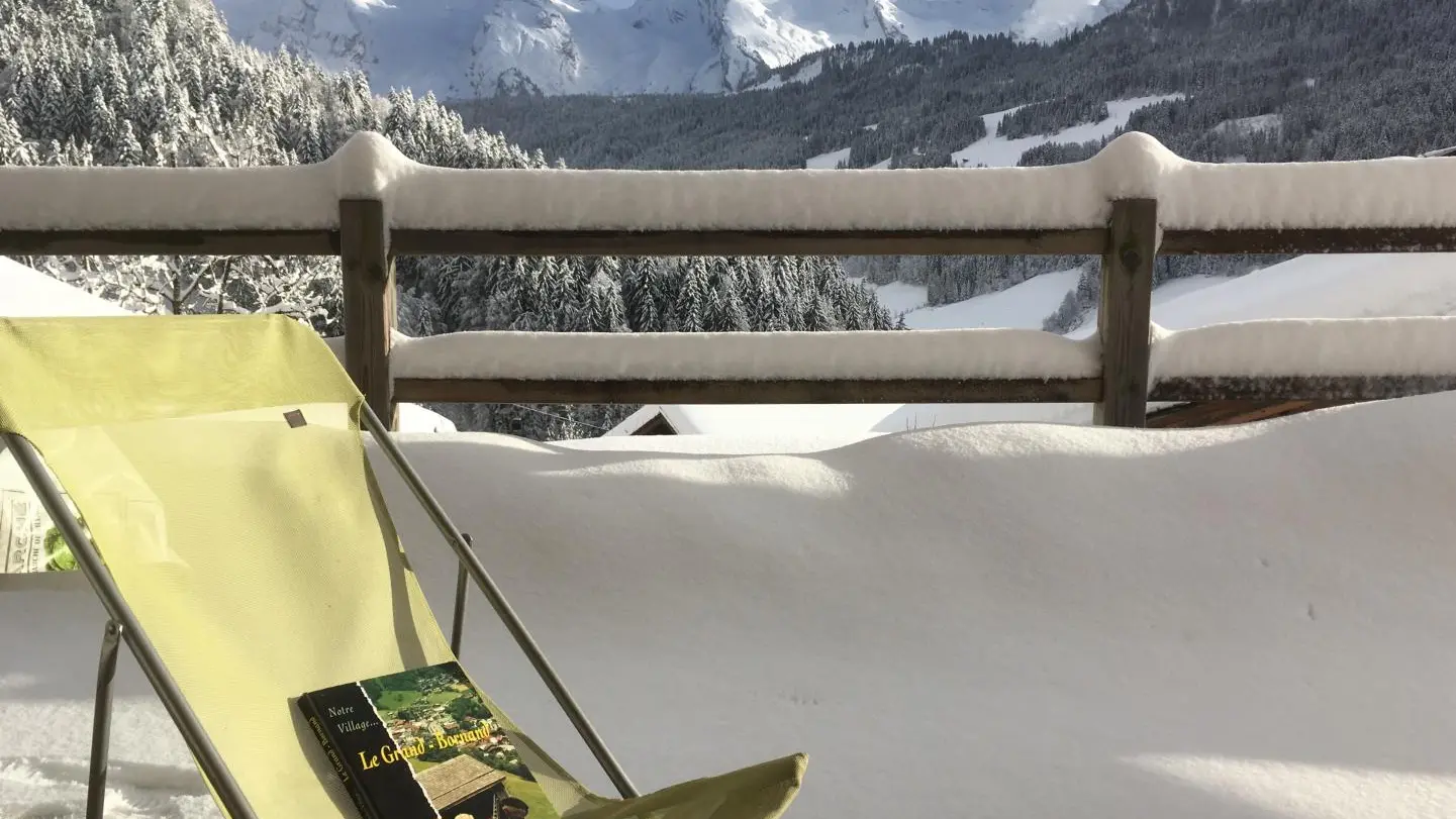 farniente face à la chaîne des Aravis