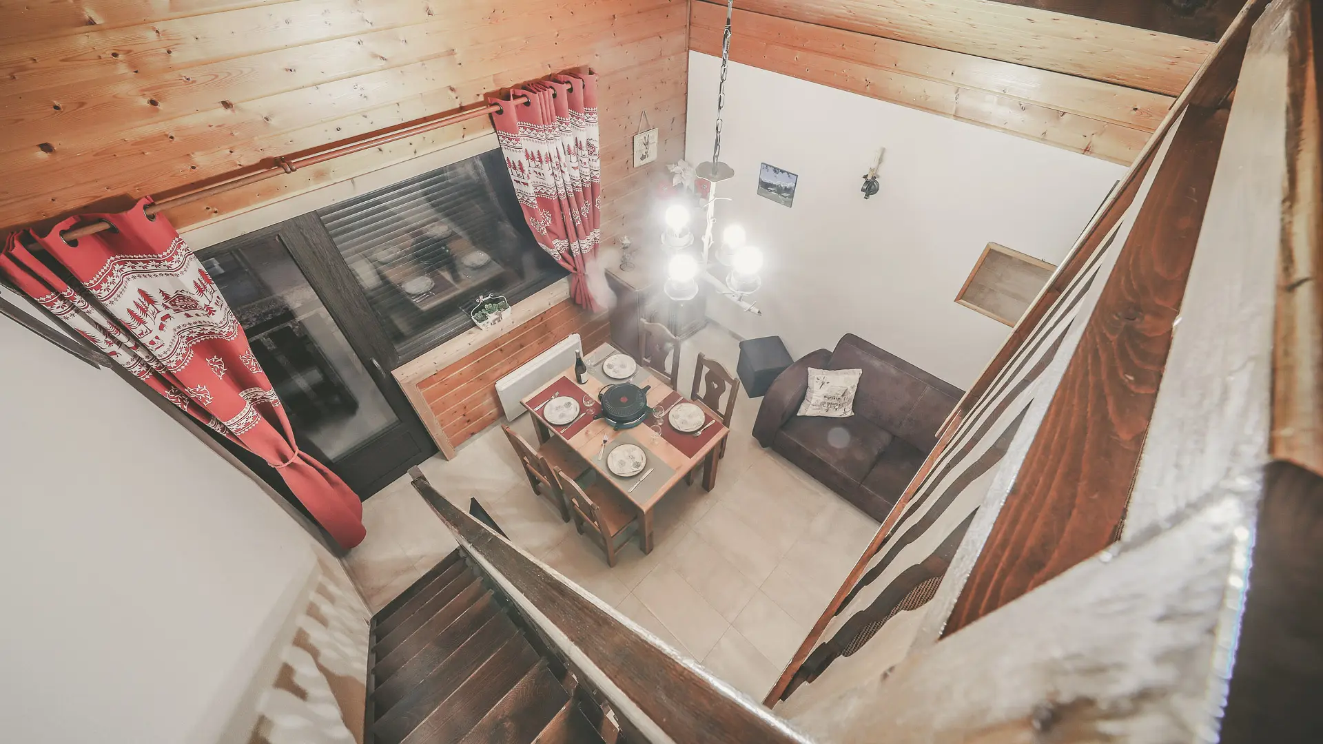 Vue du séjour depuis la mezzanine