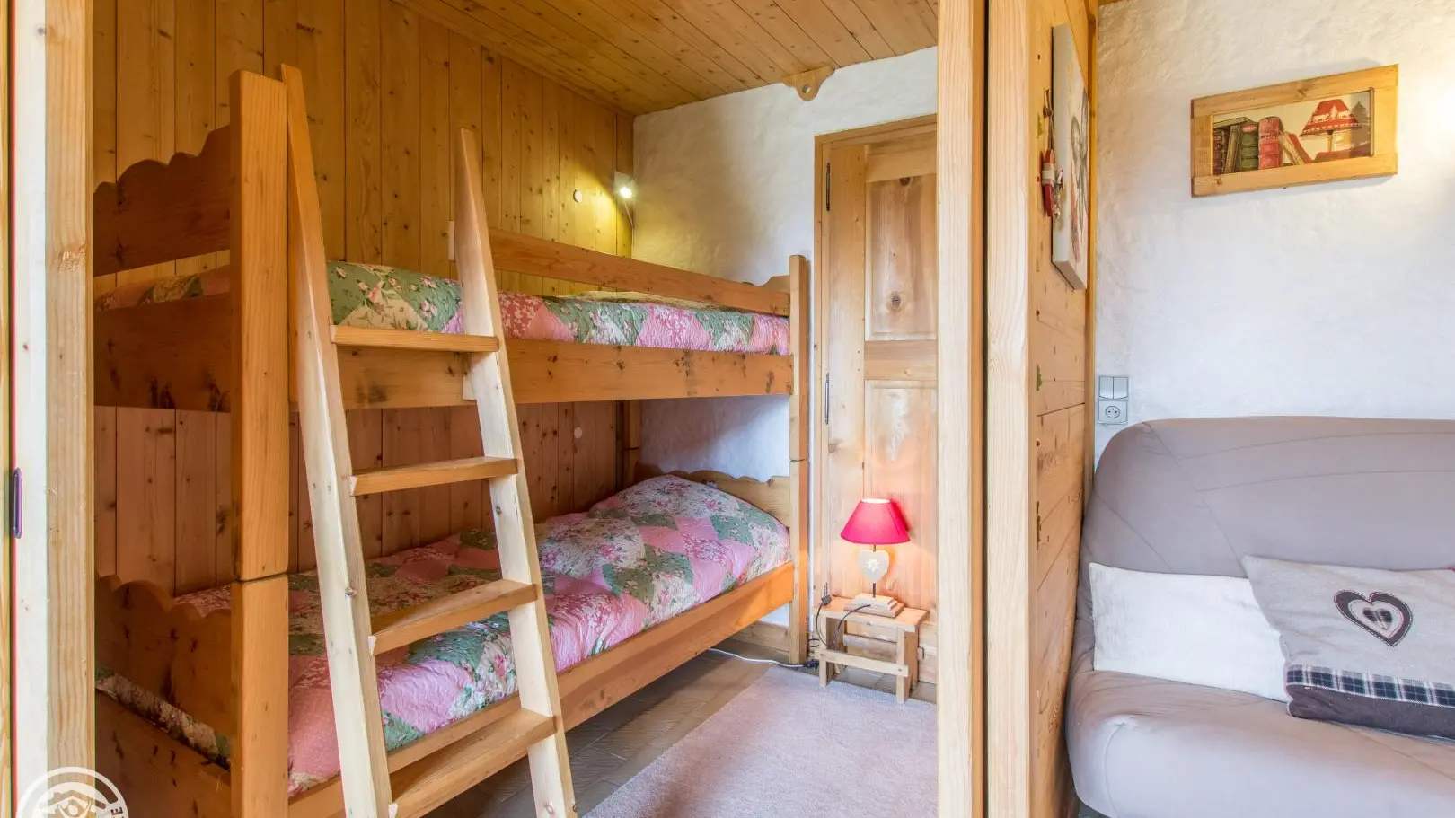 Coin nuit du séjour 'ouvert' - avec possibilité de le fermer (paroi coulissante)