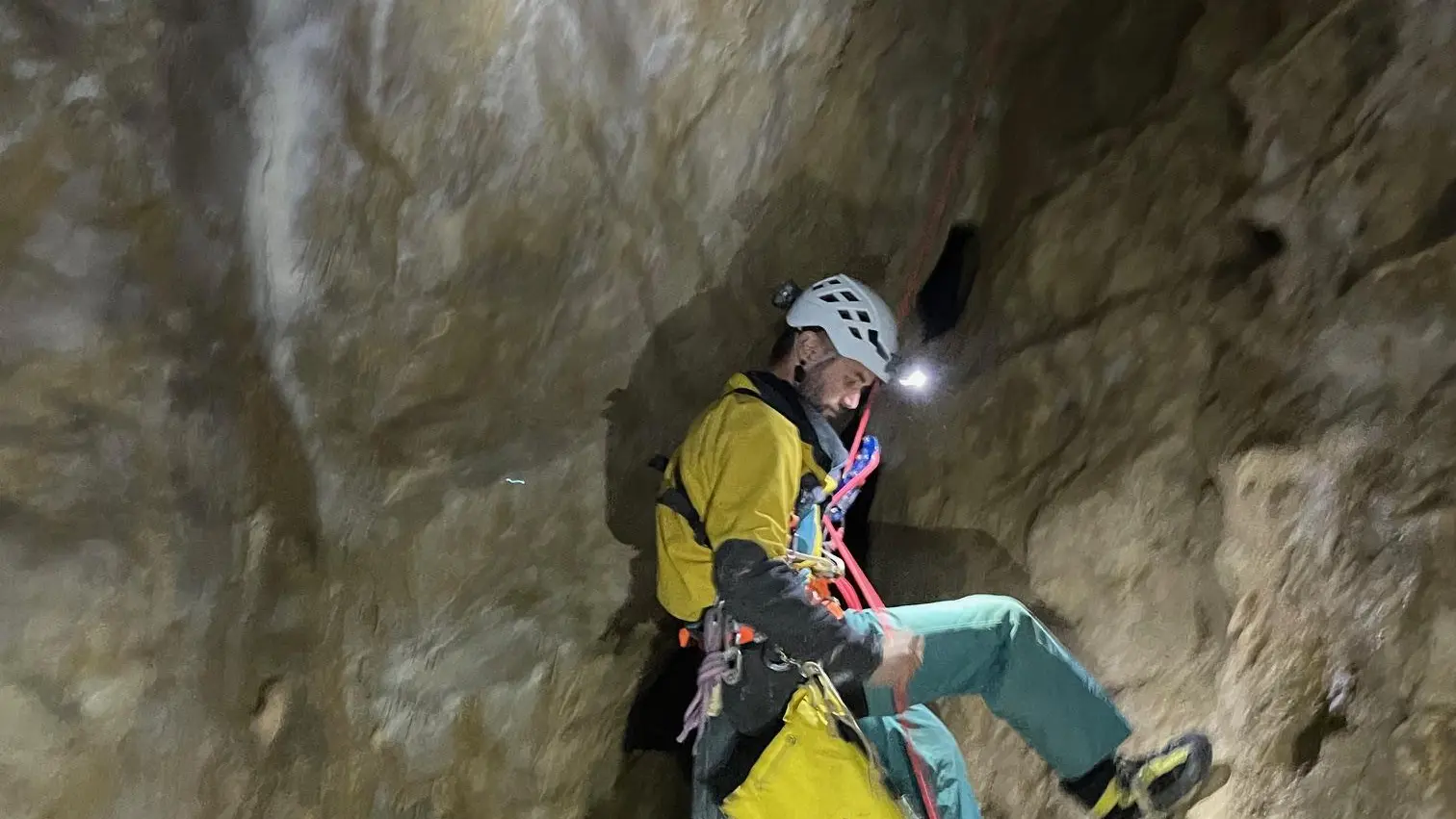 Exploration verticale dans des galeries impressionnantes