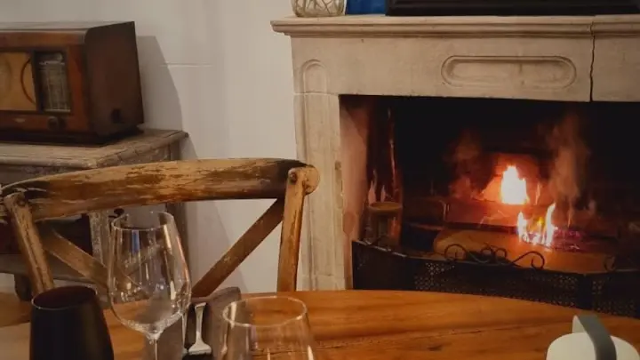 Feu-de-cheminee-Restaurant-La-Maison-Sant-Martin-de-Re