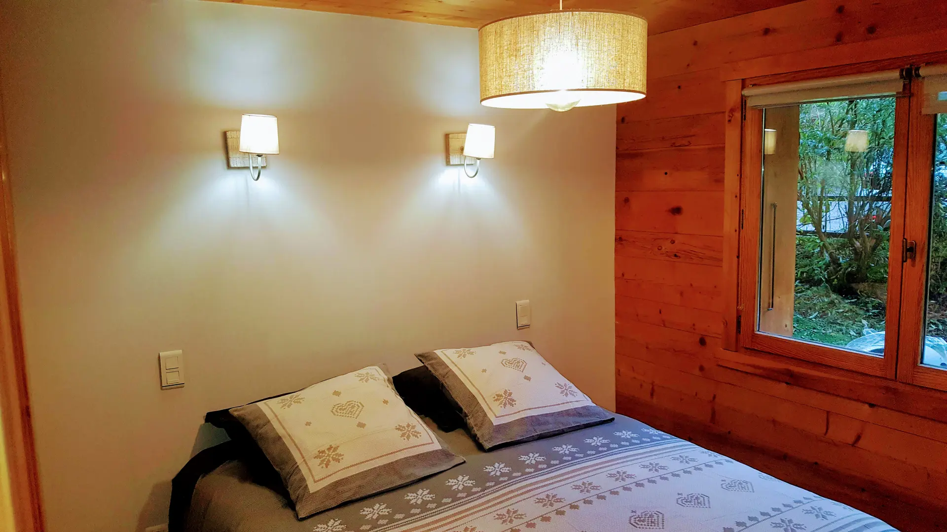 Chambre lit double - Les Picaillons - Le Gîte - Les Villards-sur-Thônes, Haute-Savoie
