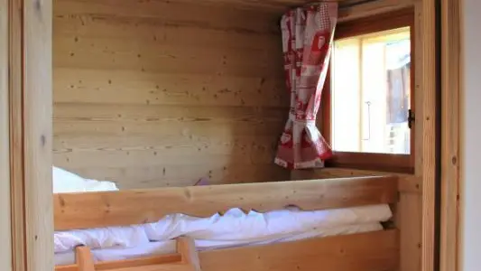 Petite chambre avec 2 couchages