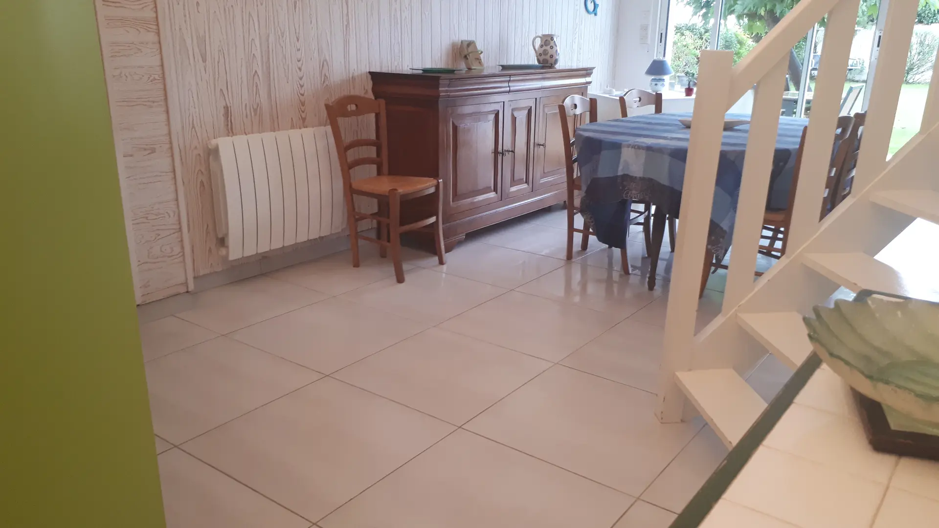 Comedor desde la cocina