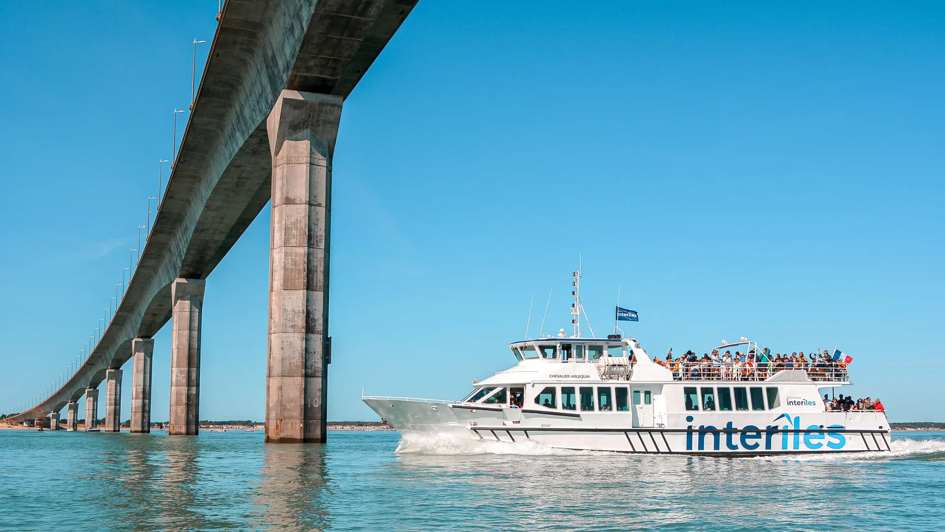 Liaison maritime : Île de Ré  La Rochelle
