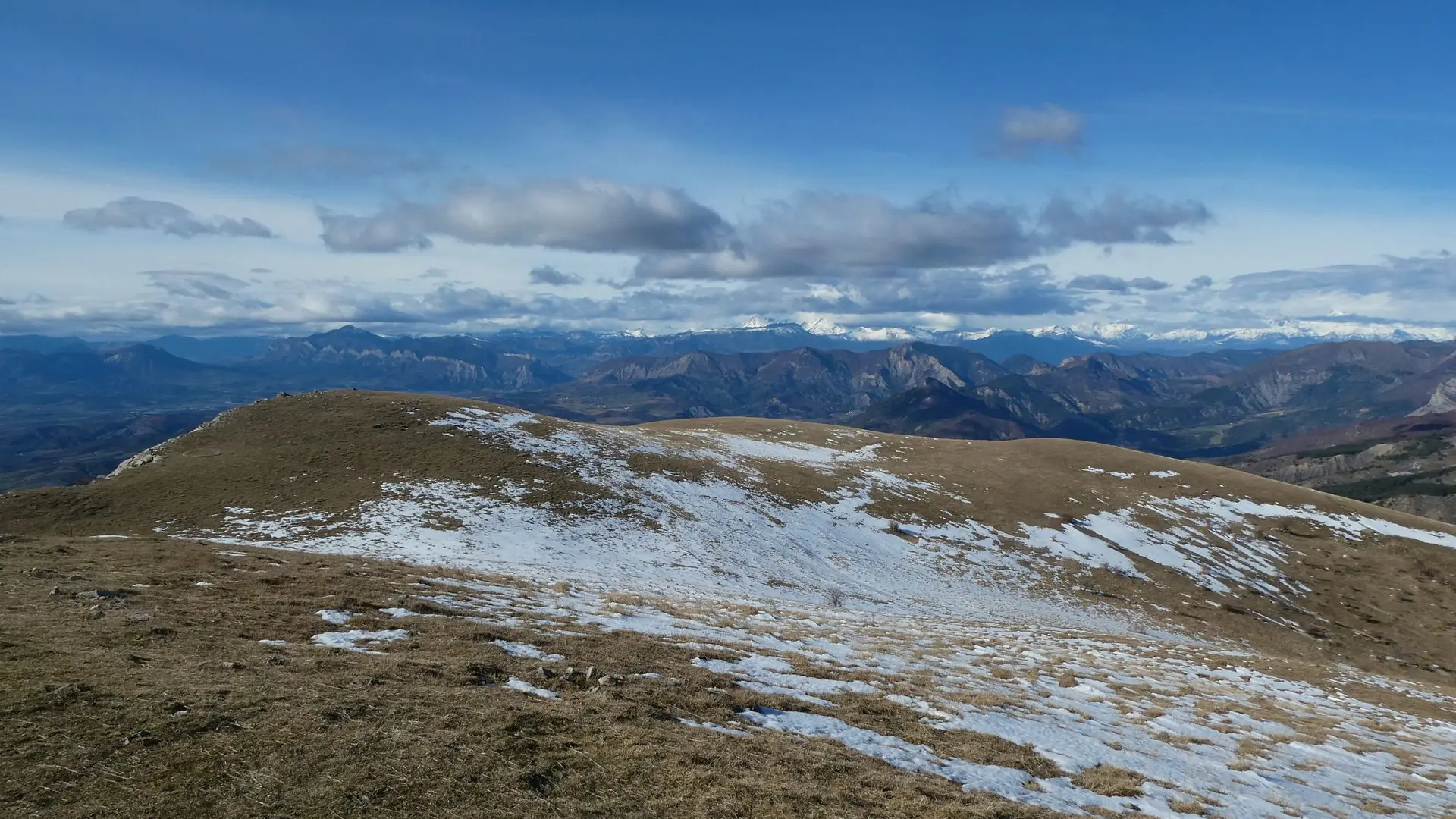 Incroyable point de vue depuis la crête
