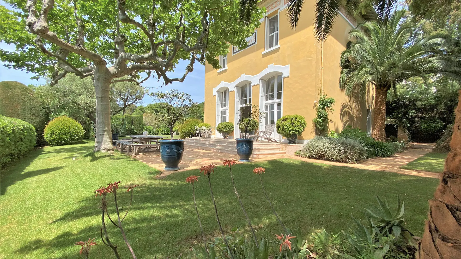 Saint-Tropez Bay Property