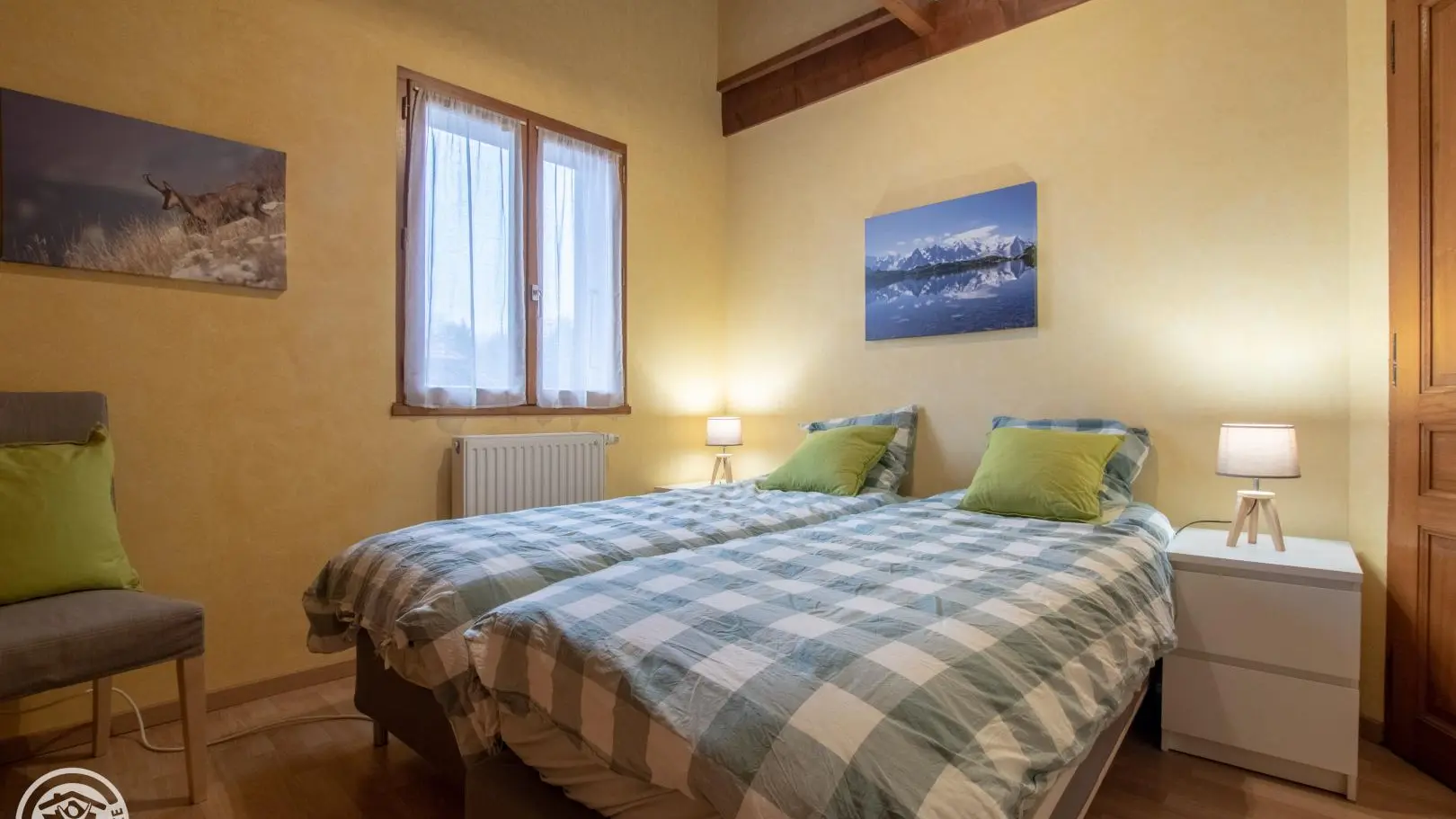 Chambre avec 2 lits 80cm jumelables.
Version lit 160.