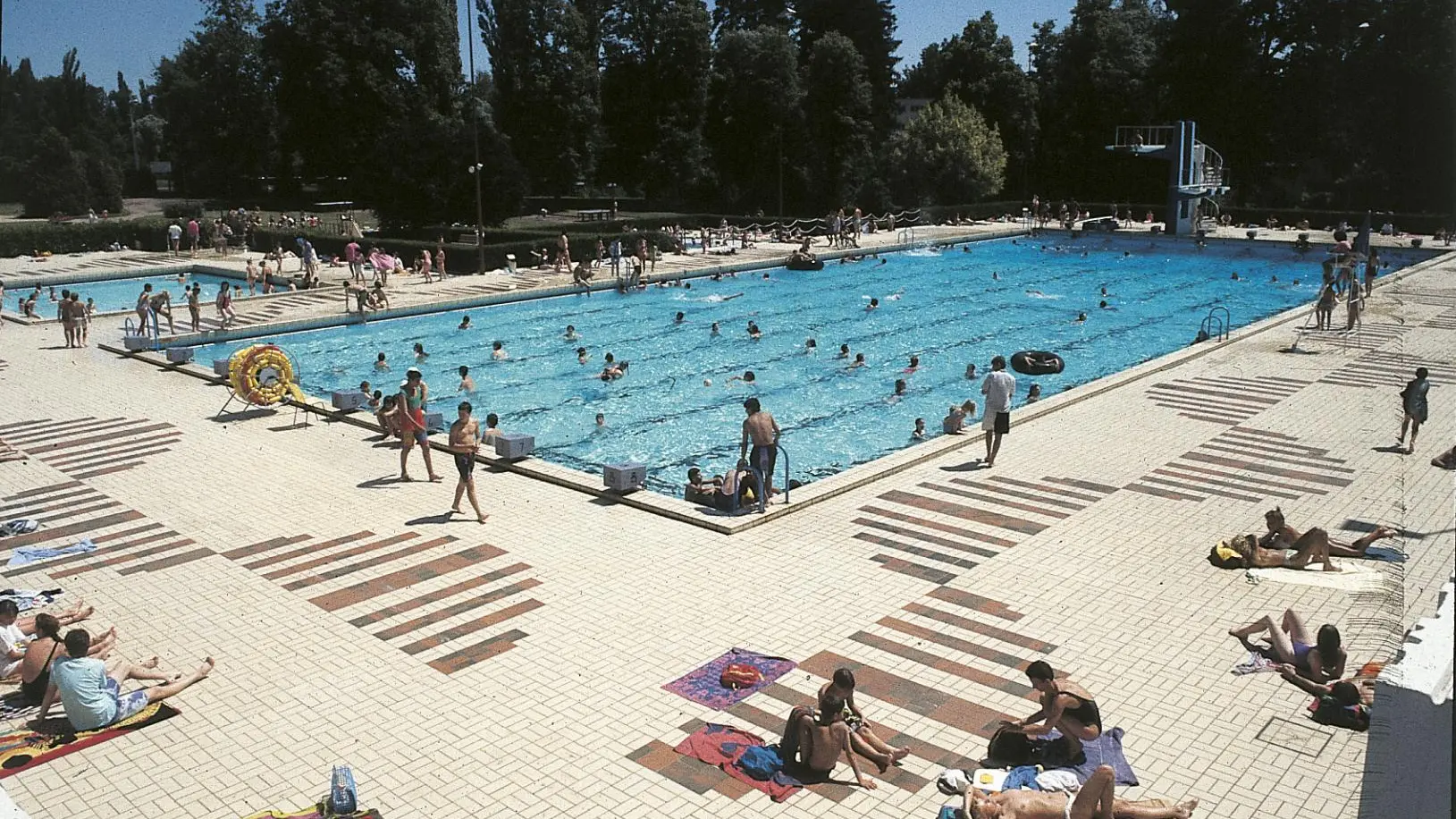 Piscine à FEURS