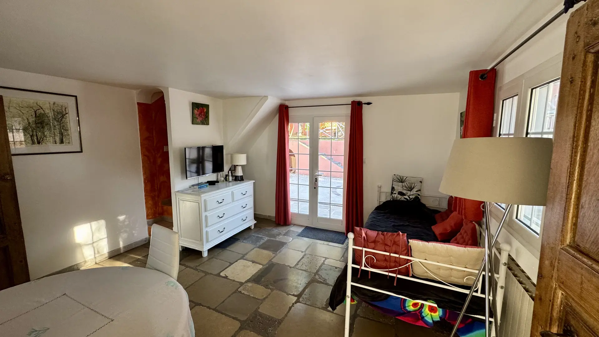 Entrée du petit mas niçois