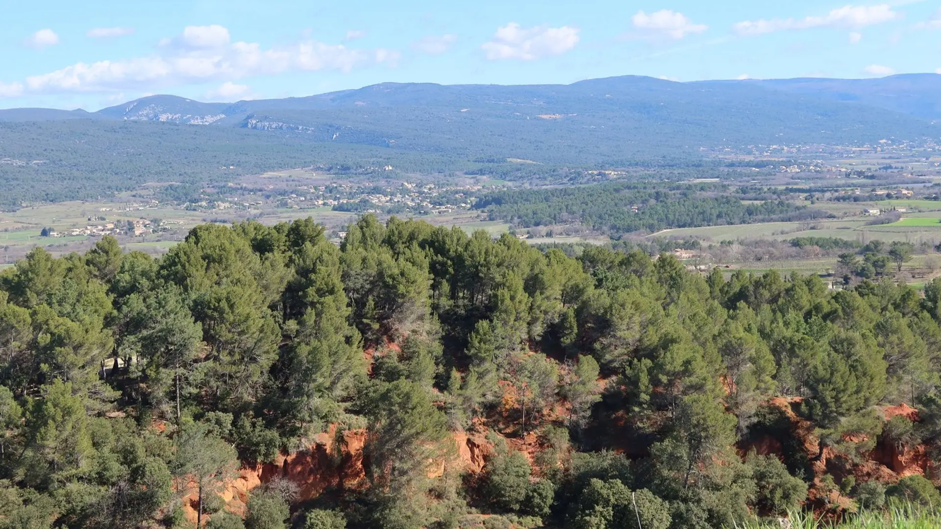 Les Monts de Vaucluse depuis Roussillon