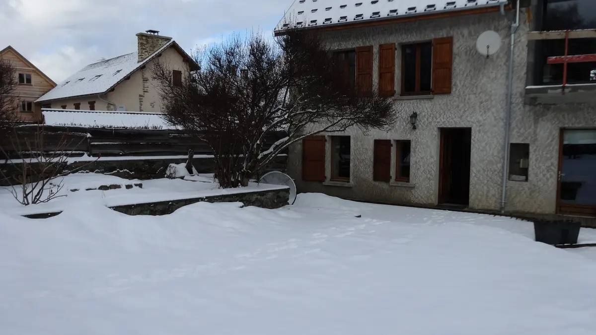 Mme  Perbet C Meublé Ancelle Le Château