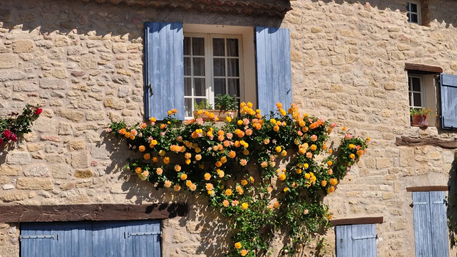 Ansouis, village fleuri