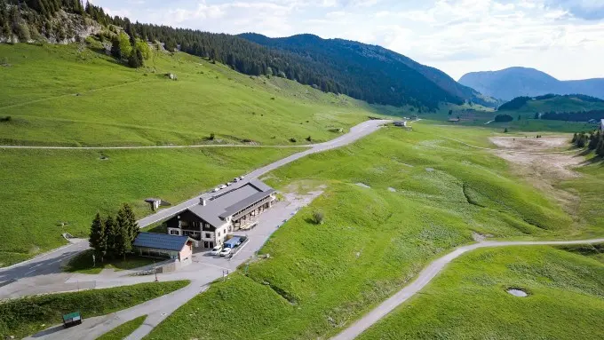 Centre de vacances La Métralière Plateau des Glières en été