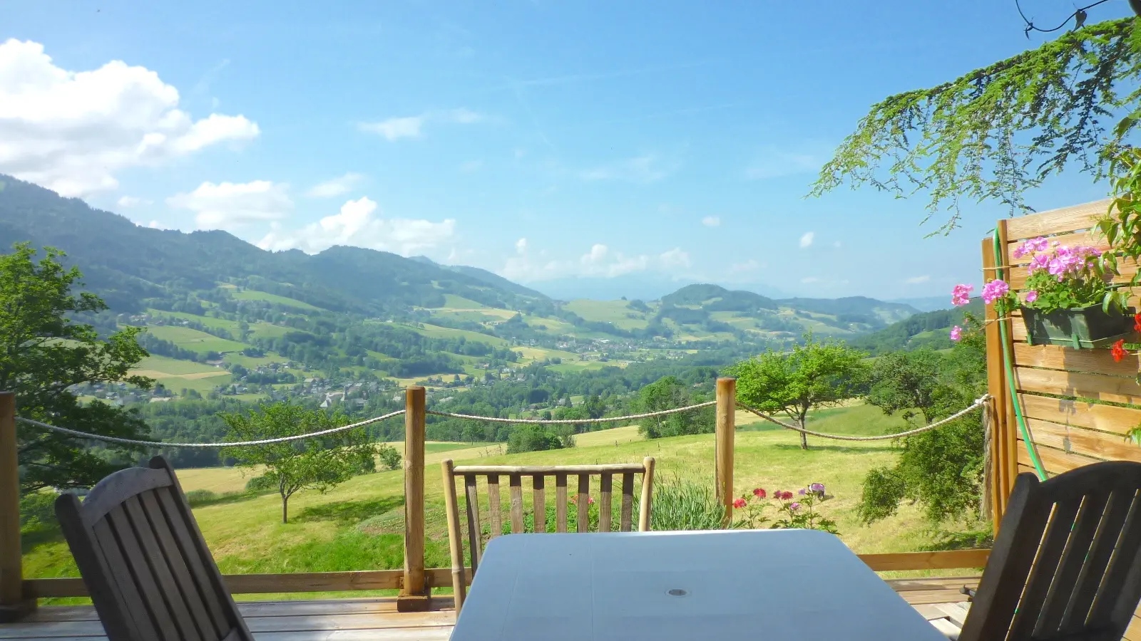 vue sur la Vallée Verte depuis la chambre