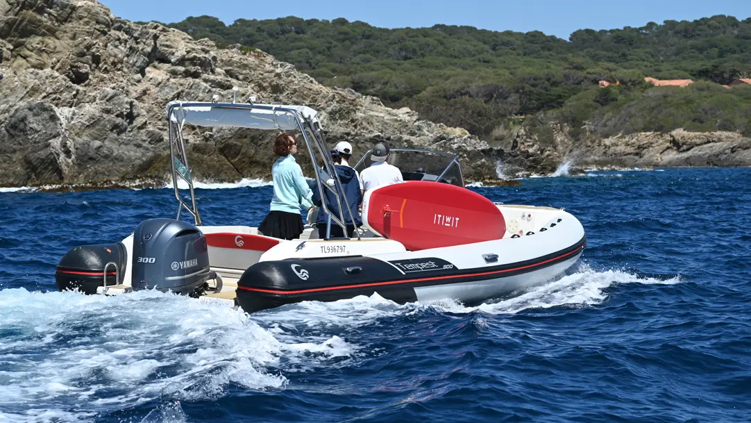 Navigation sur les côte sud de Porquerolles