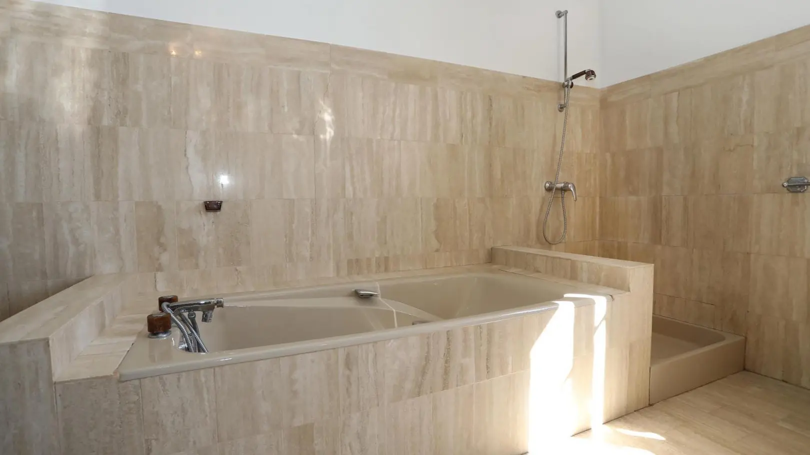 Salle de bain, douche, wc