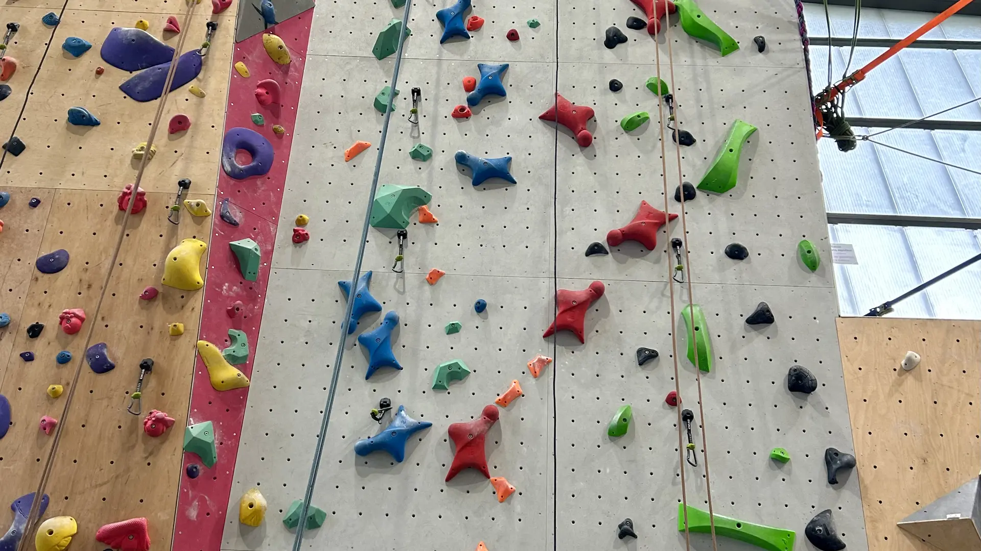 Rope wall