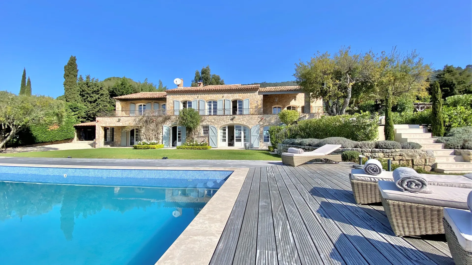 Saint-Tropez Bay Property