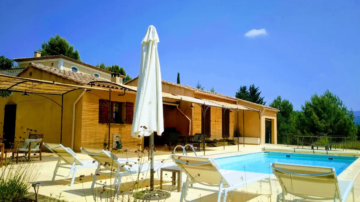 Terrasse avec Canisse et Bâche