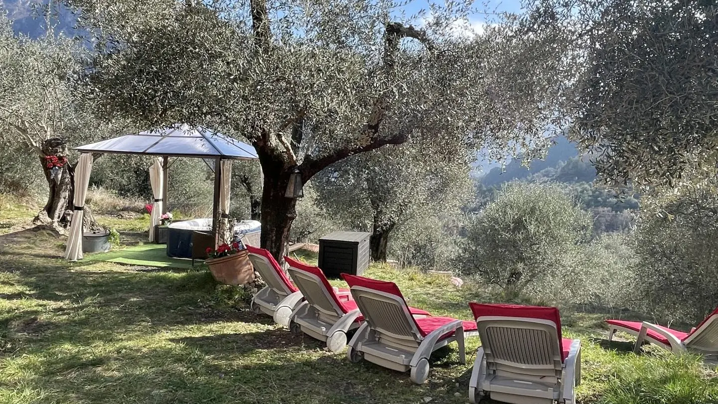 Le Jacuzzi La Source du Mont à Breil sur Roya - Gîtes de France Alpes-Maritimes