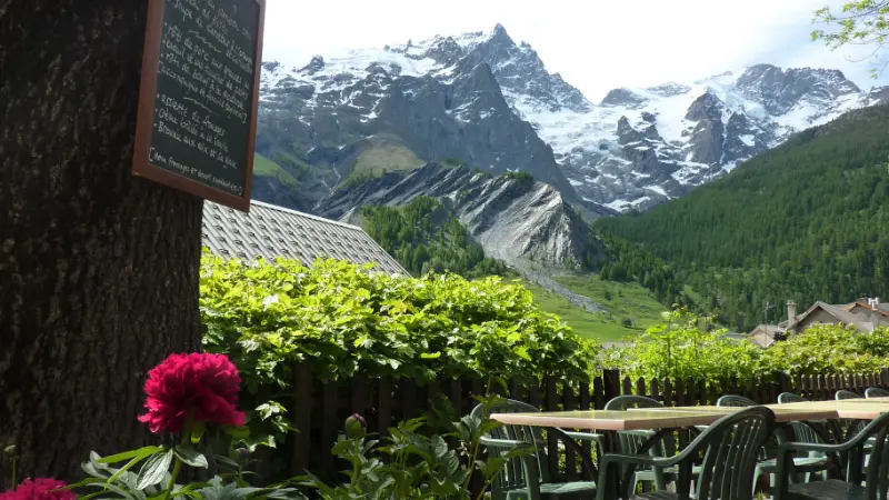 La vue depuis la terrasse de l'auberge, en Eté