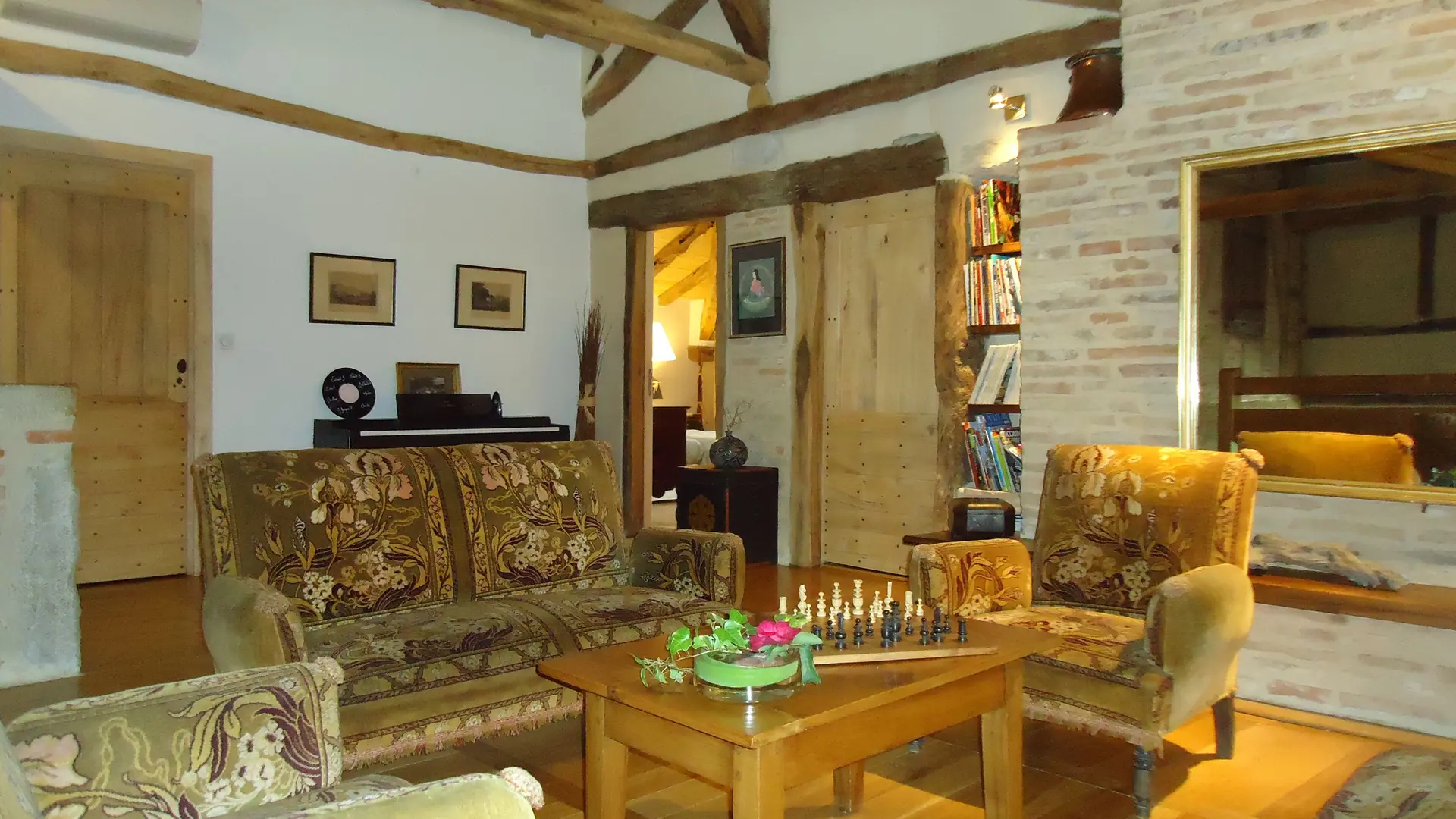 salon mezzanine (jeux de société...)