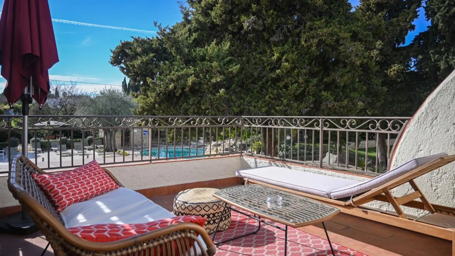 Terrasse piscine Hôtel Lune de Mougins