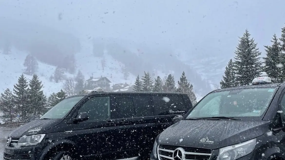 Vehicules extérieurs Vona Taxi_Val d'Isère
