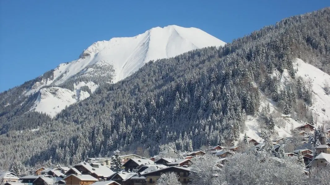 le village des Contamines-Montjoie en hiver