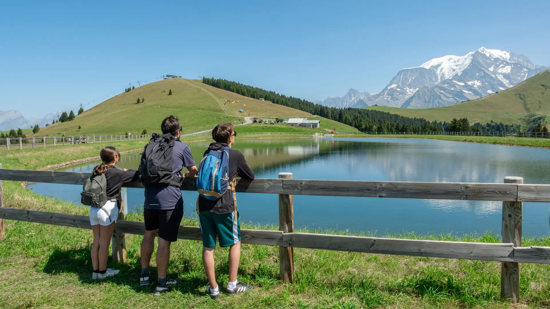 Randonnée en famille jusqu'au Lac de Joux