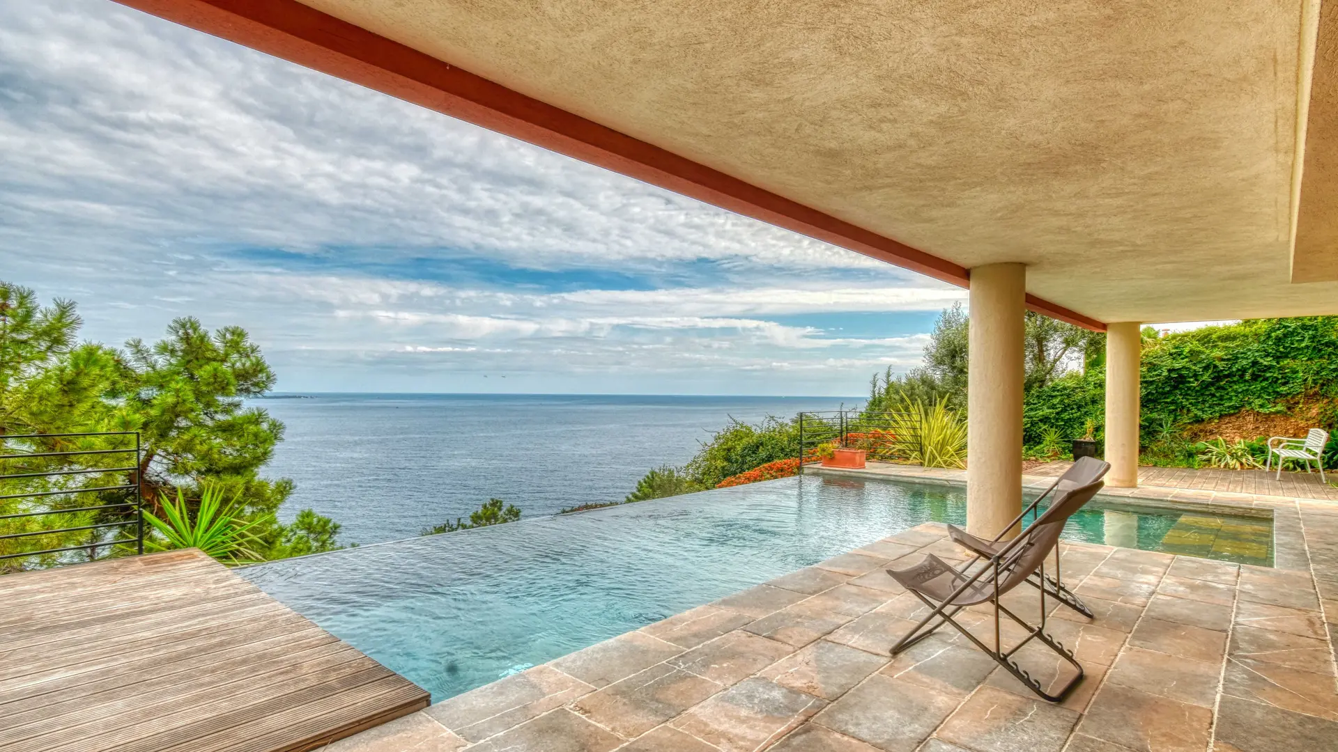 Piscine - Terres Rouges - Théoule-sur-Mer - Gîtes de France Alpes-Maritimes