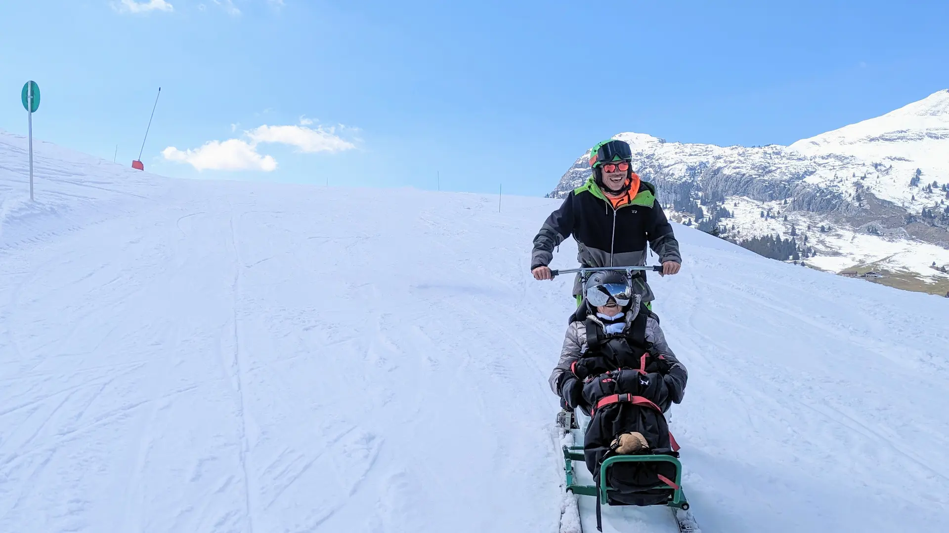 Tandemski sur les pistes du domaine skiable du Grand-Bornand