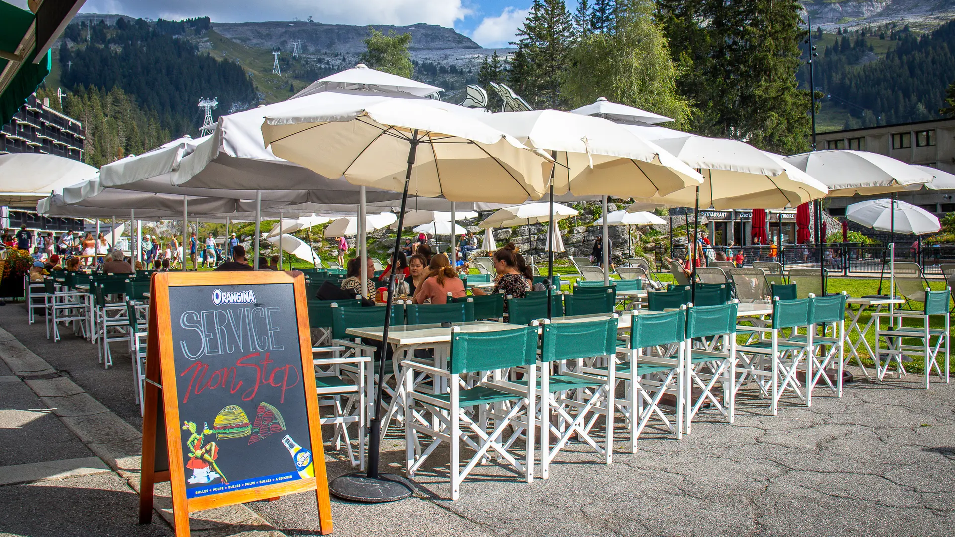 The section of the shaded terrace located in the stable area of Flaine Forum