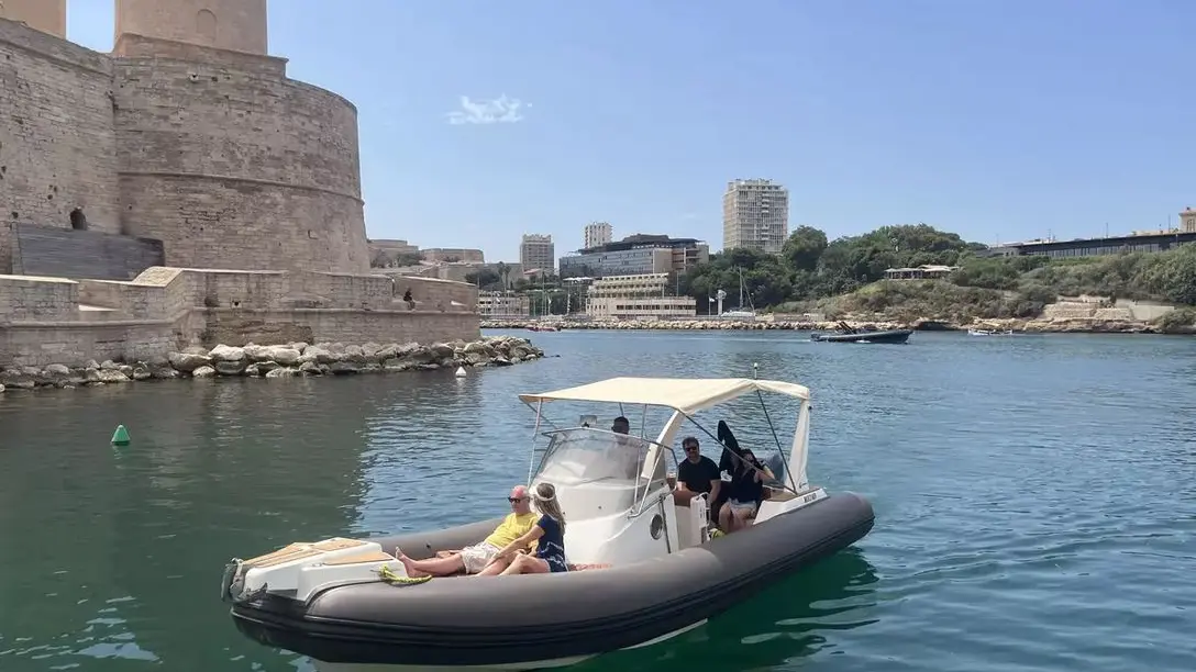 Balades en bateau Calanques of Marseille Tour