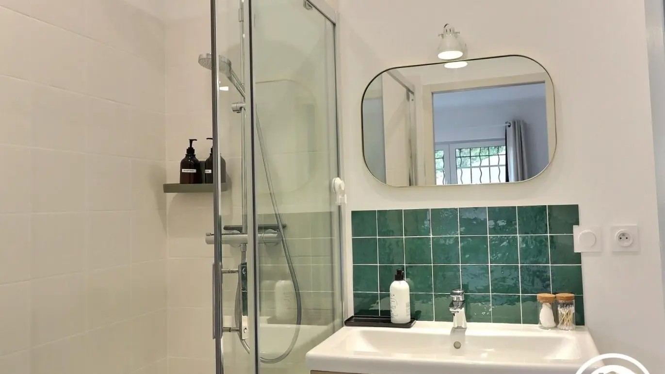Villahélène-Maisond'hôtes-Chambre-Salledebain-Aixenprovence