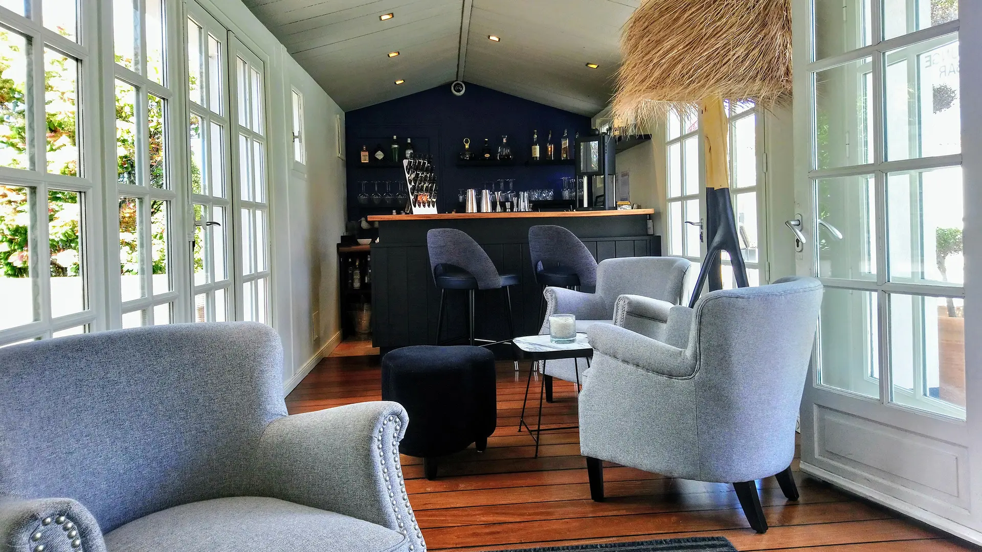 Lounge Bar and lounge