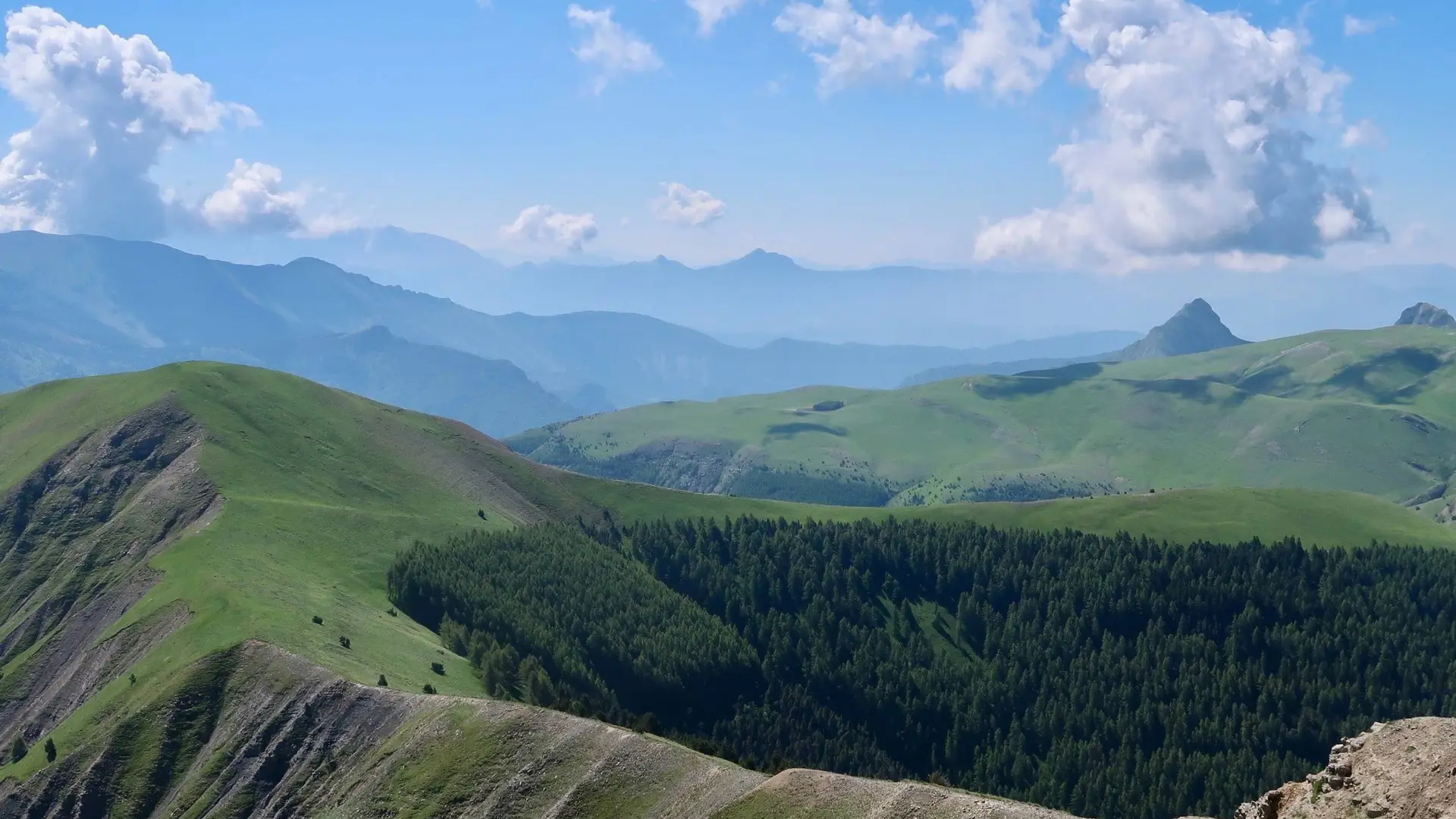 Très beau cheminement en crête