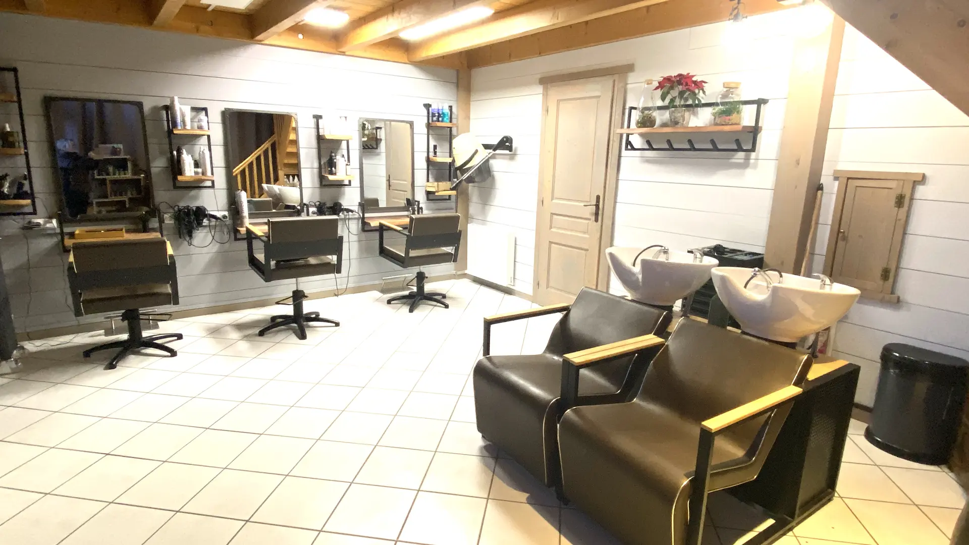 photo du salon de coiffure