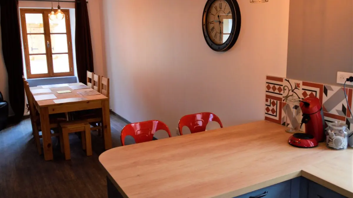 Spacieux appartement aménagé avec charme, au cœur du village-Côté cuisine