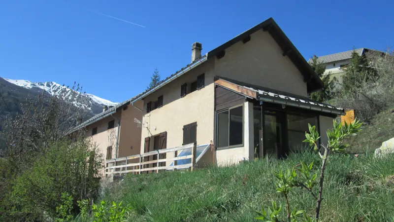 Maison extérieur terrasse