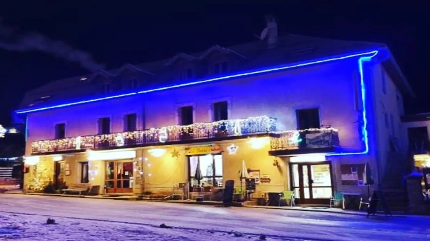 Hôtel-Restaurant Chez Le Poète de nuit