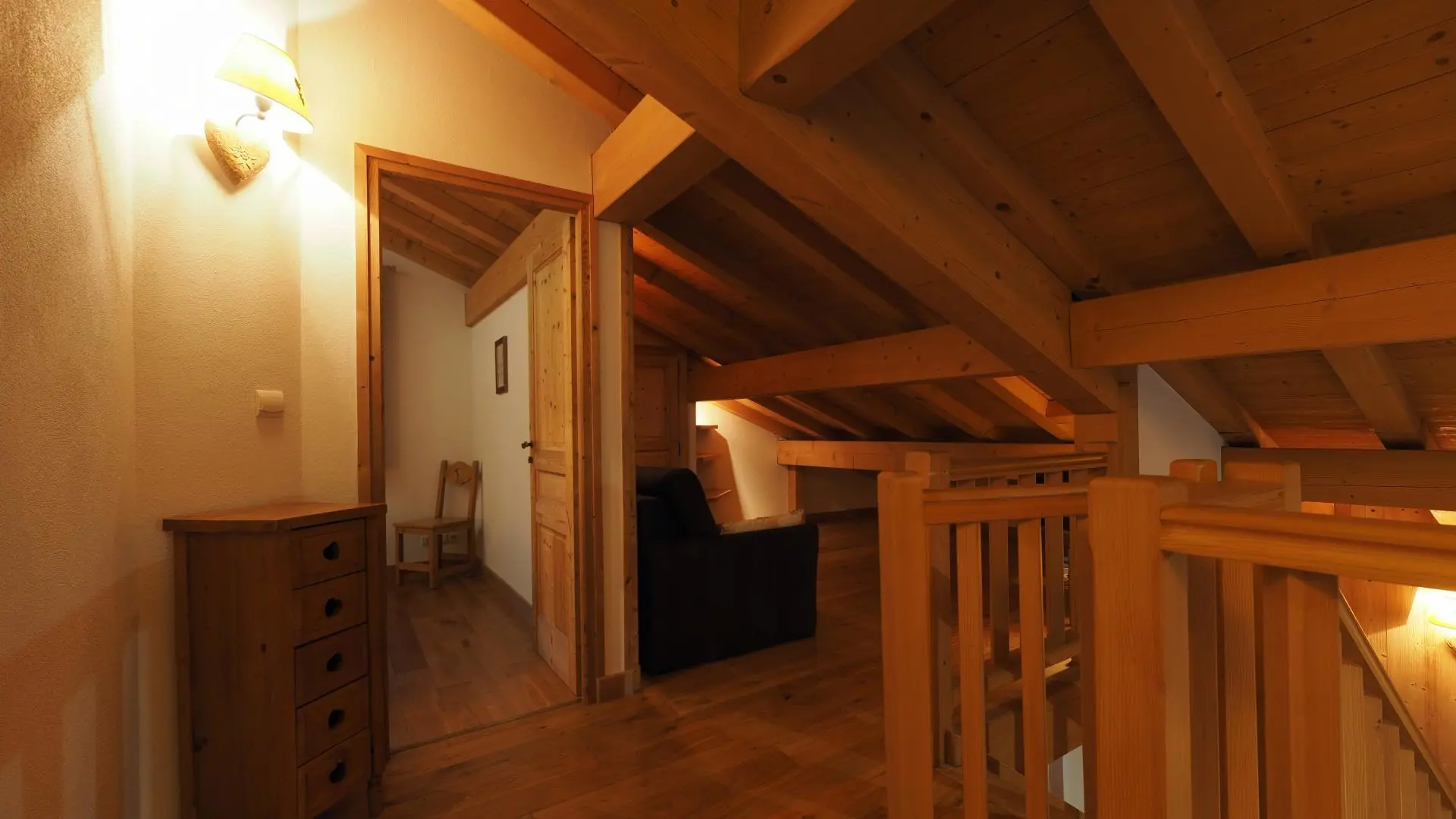 Accès mezzanine niveau 2