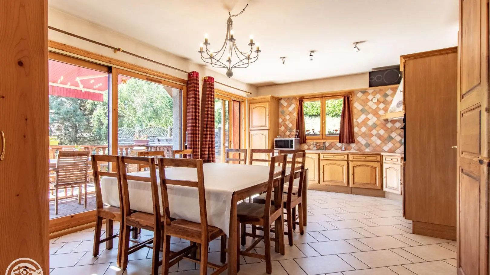 Cuisine et espace repas.