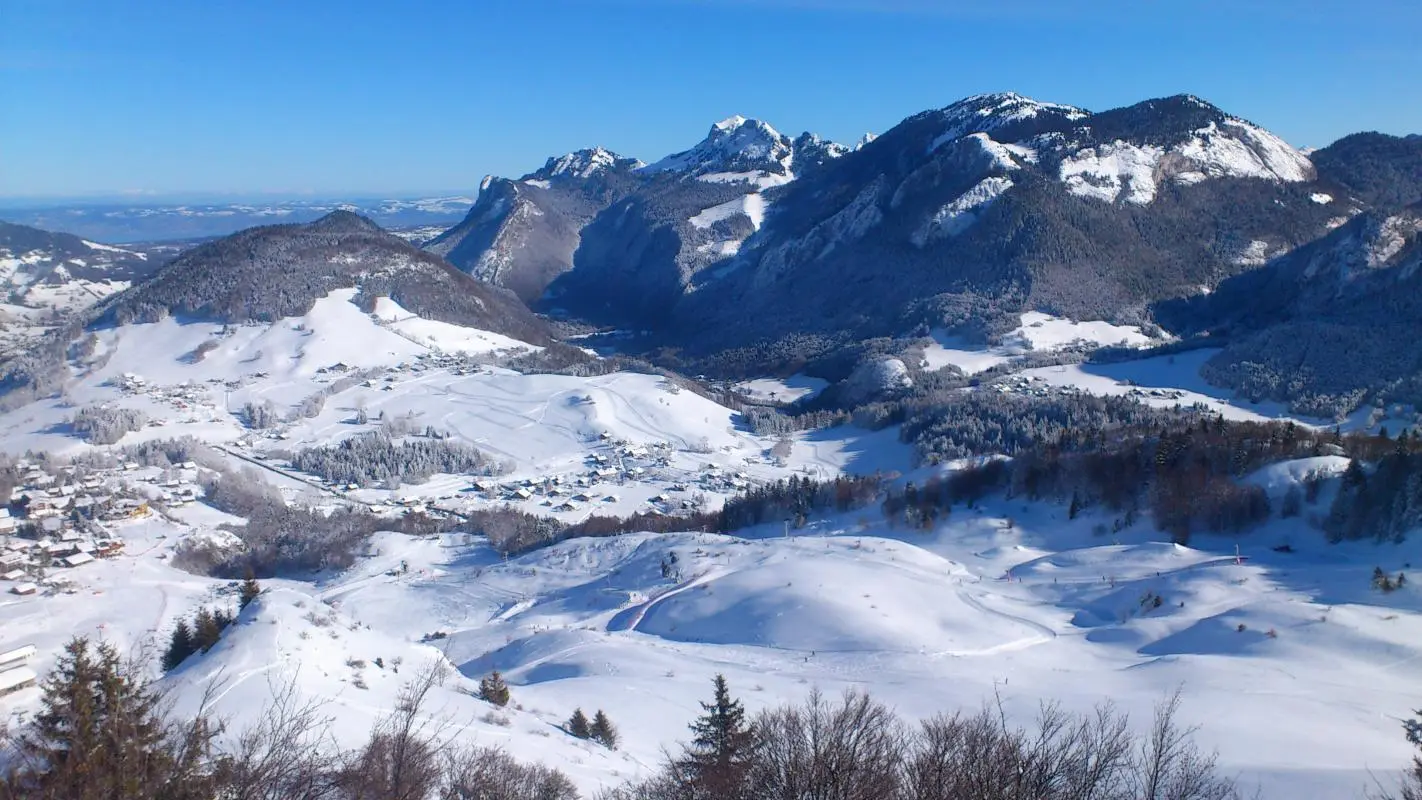 Panorama de Bellevaux depuis Hirmentaz