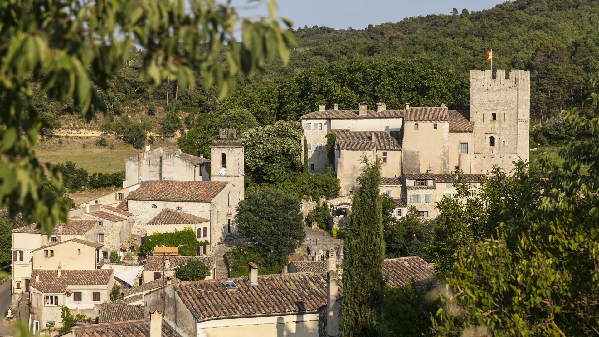 Le village et son château