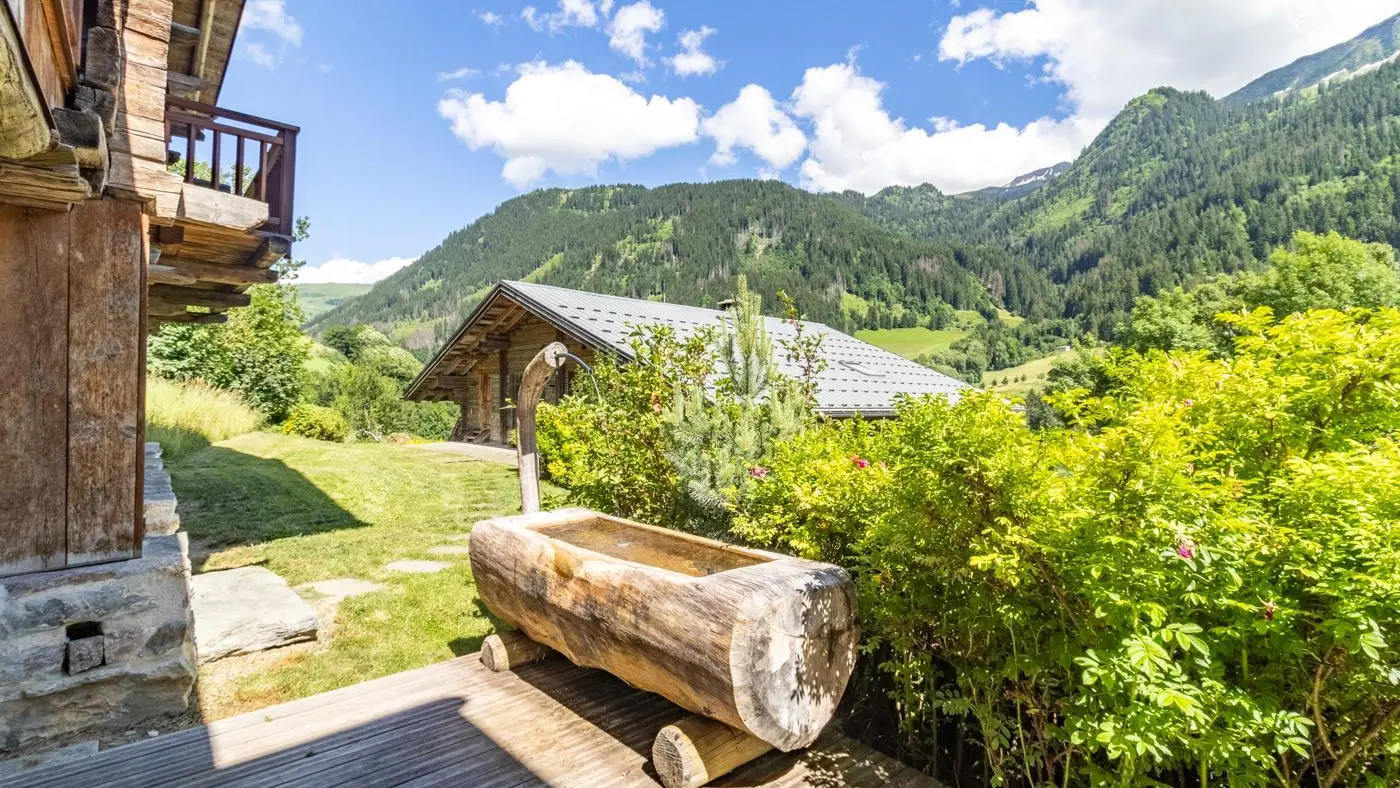 vue de la terrasse de la piscine