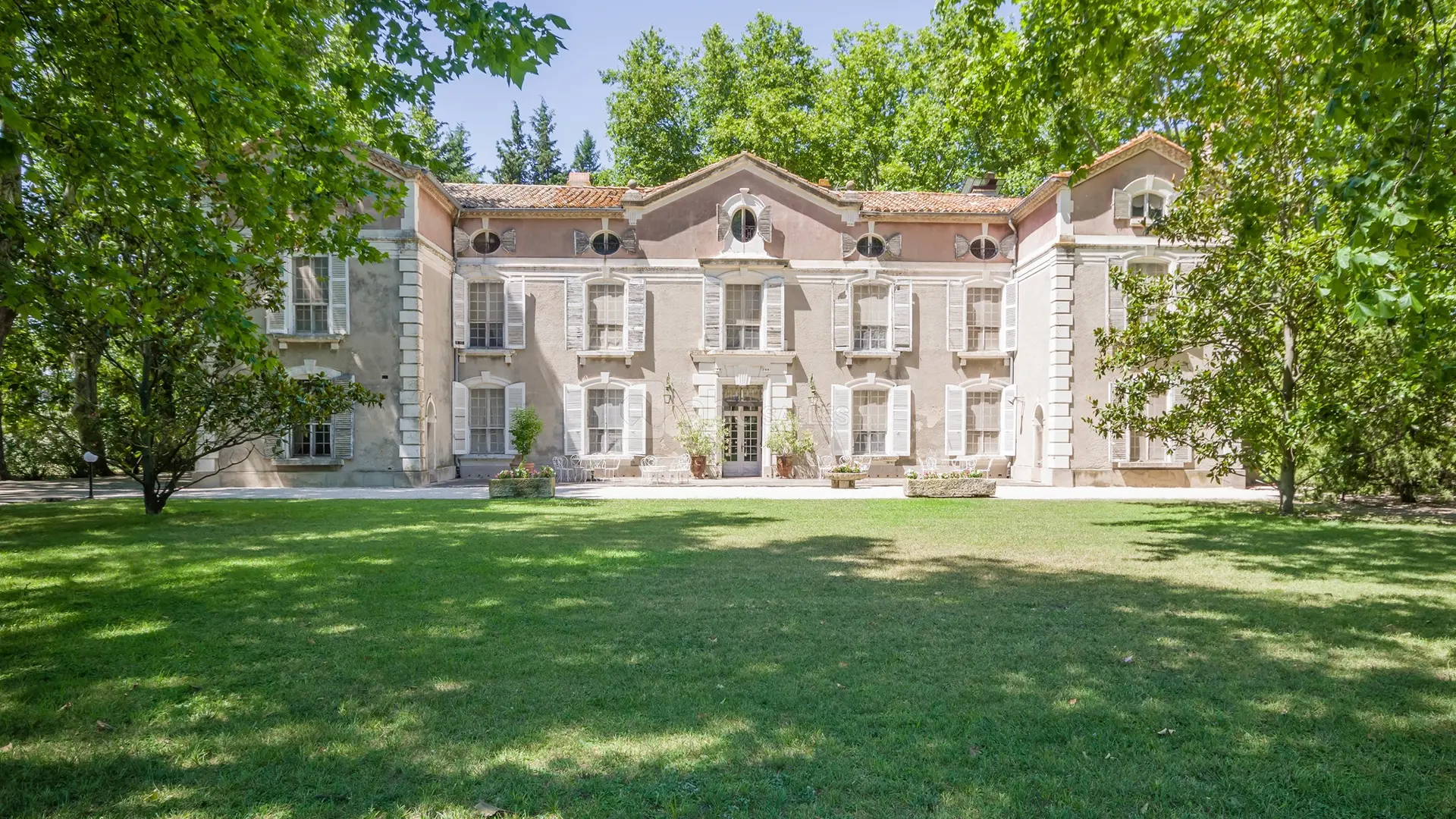 Façade chateau