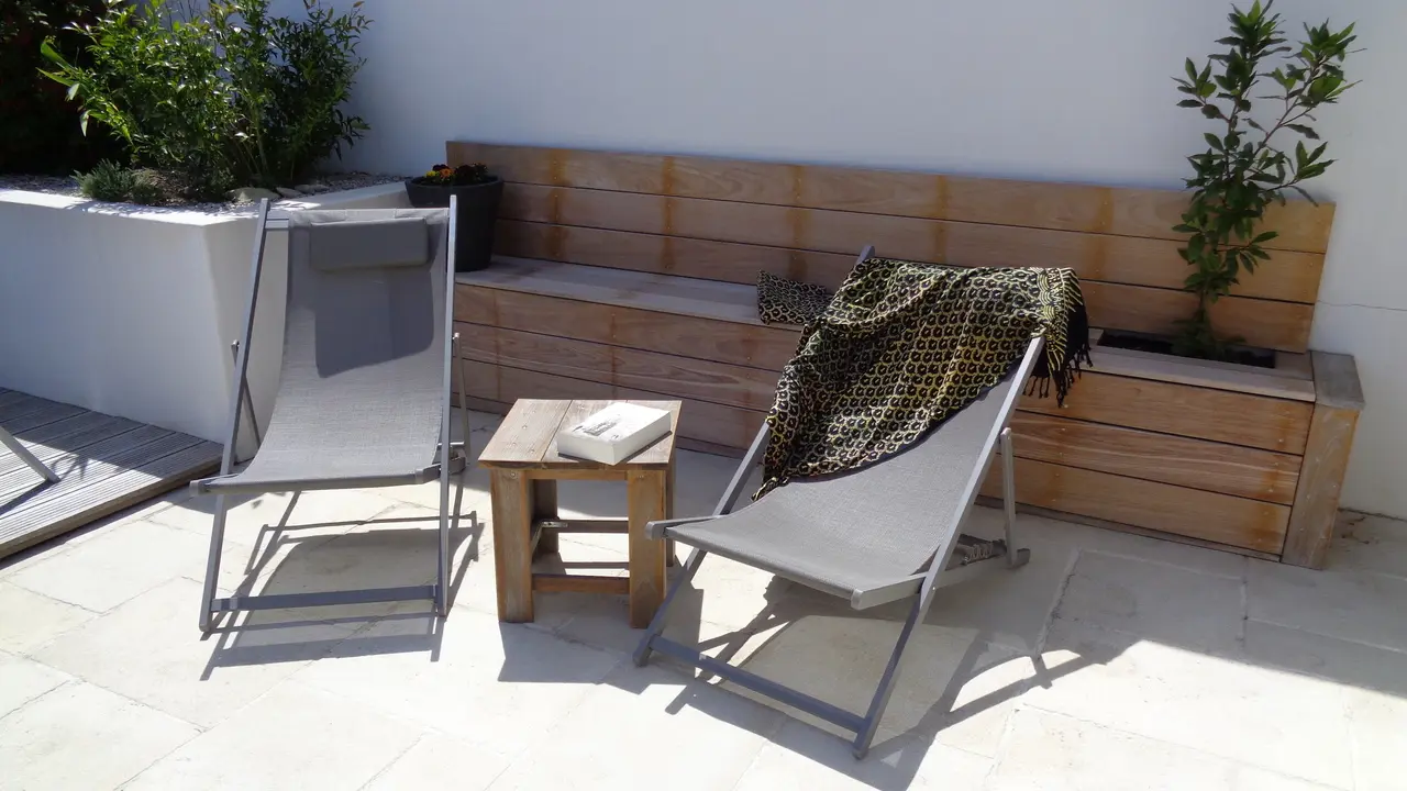 Sun lounger