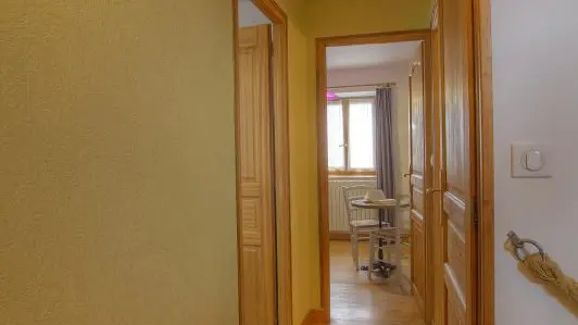 Acces aux chambres du niveau 1 au sol plancher chene
